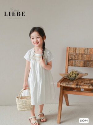 Đầm trắng smock bé gái 12-40kg