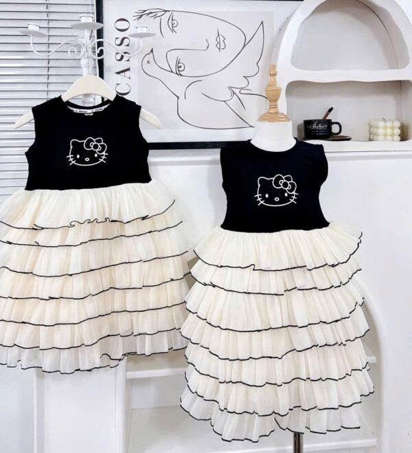 Đầm kitty tầng đen trắng 12-30kg